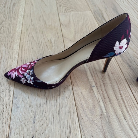 White House Black Market Floral Heels, 8.5 - Picture 3 of 8